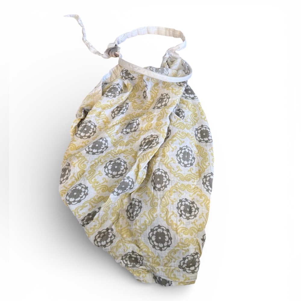 Bebe au Lait premium cotton or muslin nursing cover